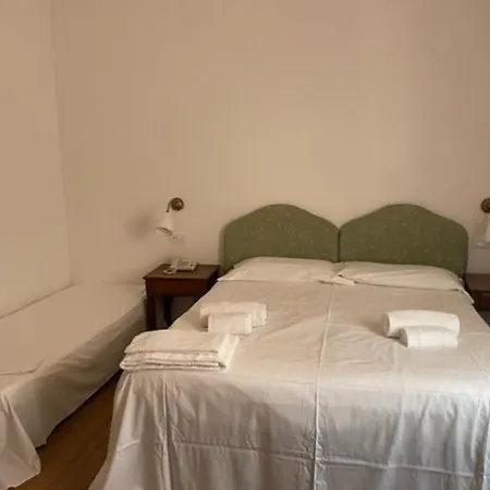 Hotel Caffè Verdi - 24 Reception