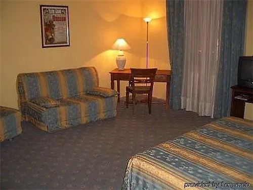 Caffe Verdi - 24 Reception